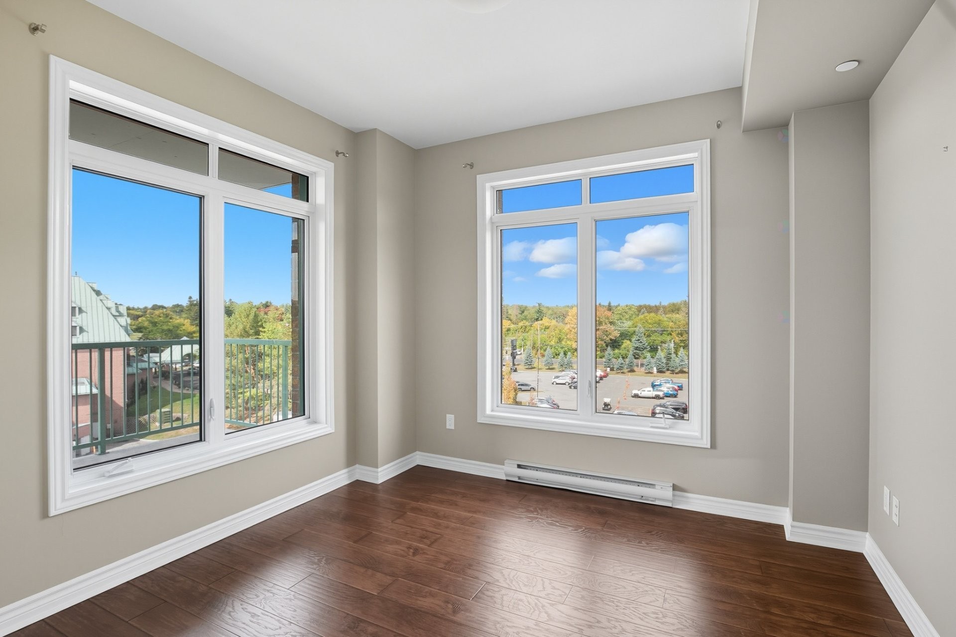 









1180


Ch. d'Aylmer

, 512,
Gatineau (Aylmer),




QC
J9H0G5

