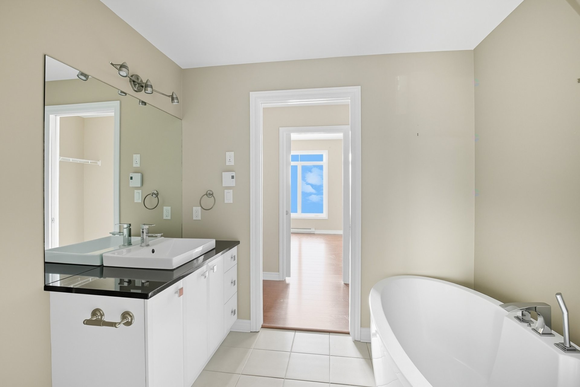 









1180


Ch. d'Aylmer

, 512,
Gatineau (Aylmer),




QC
J9H0G5

