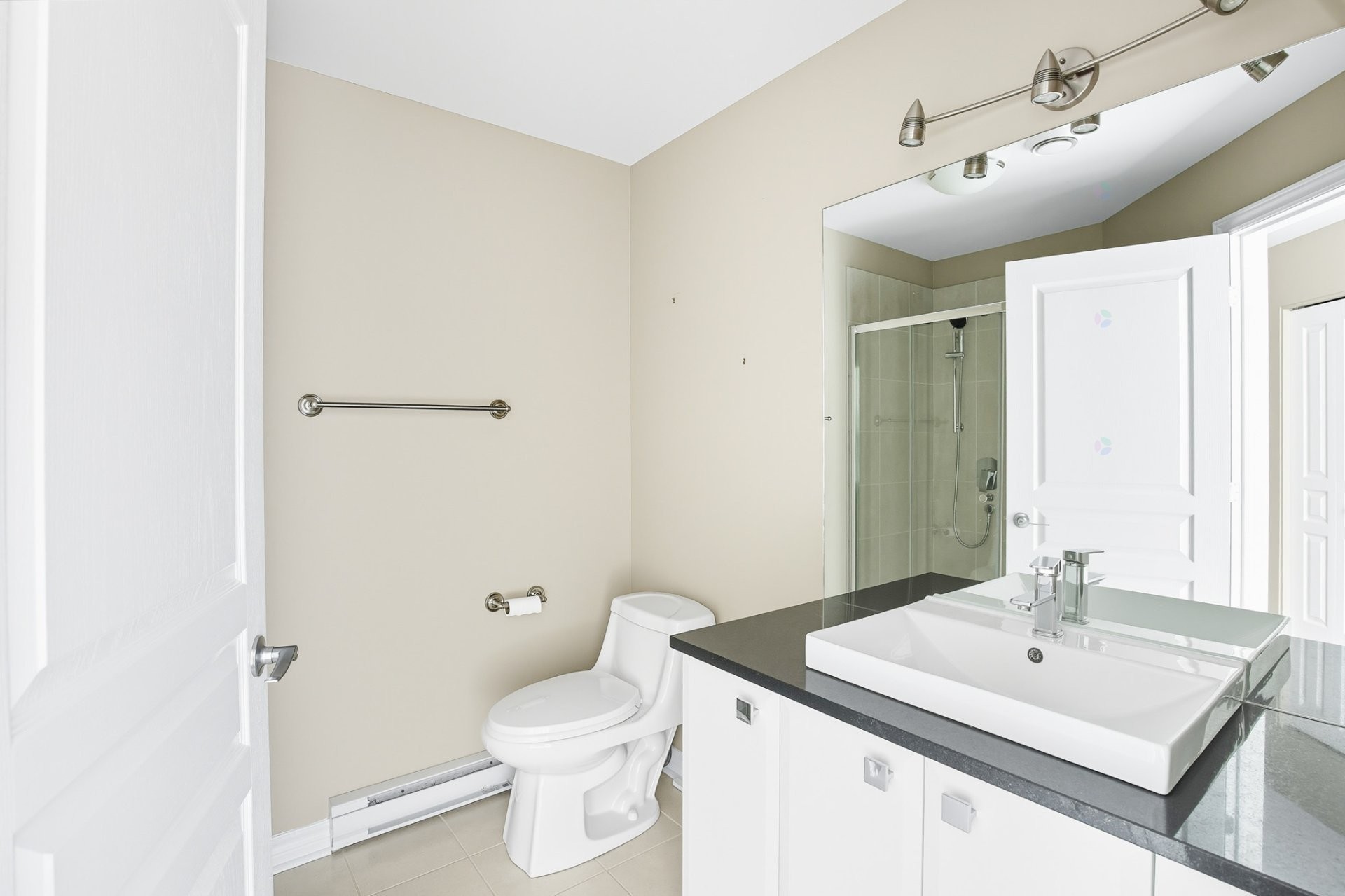 









1180


Ch. d'Aylmer

, 512,
Gatineau (Aylmer),




QC
J9H0G5

