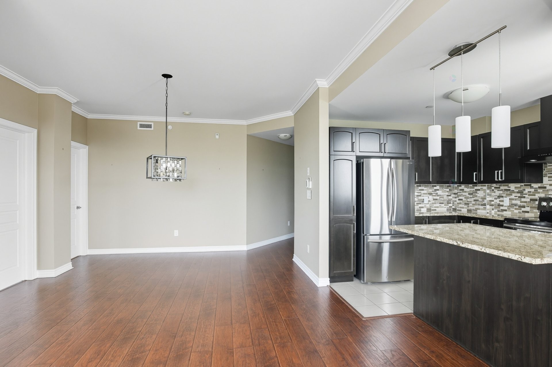 









1180


Ch. d'Aylmer

, 512,
Gatineau (Aylmer),




QC
J9H0G5

