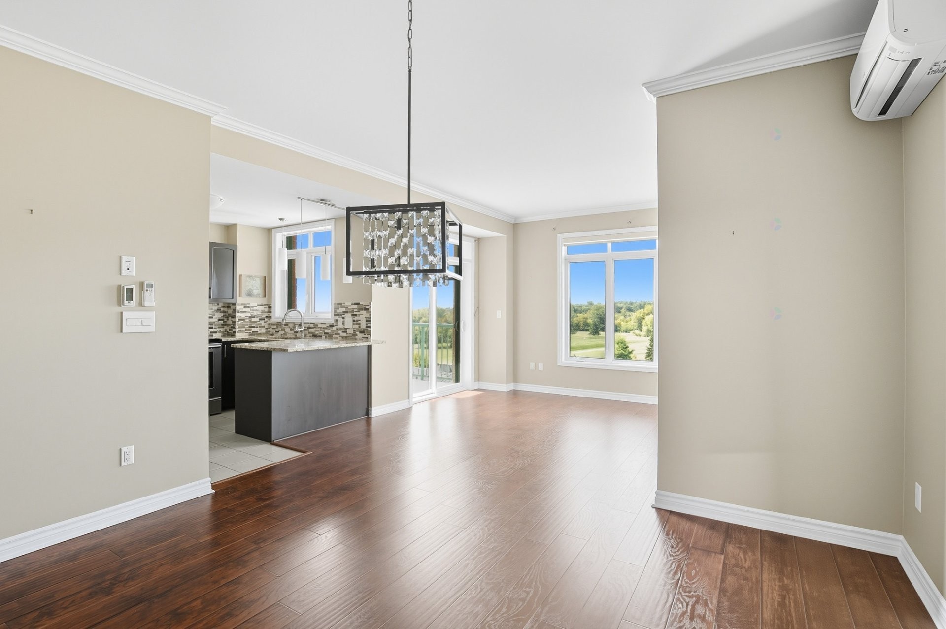 









1180


Ch. d'Aylmer

, 512,
Gatineau (Aylmer),




QC
J9H0G5

