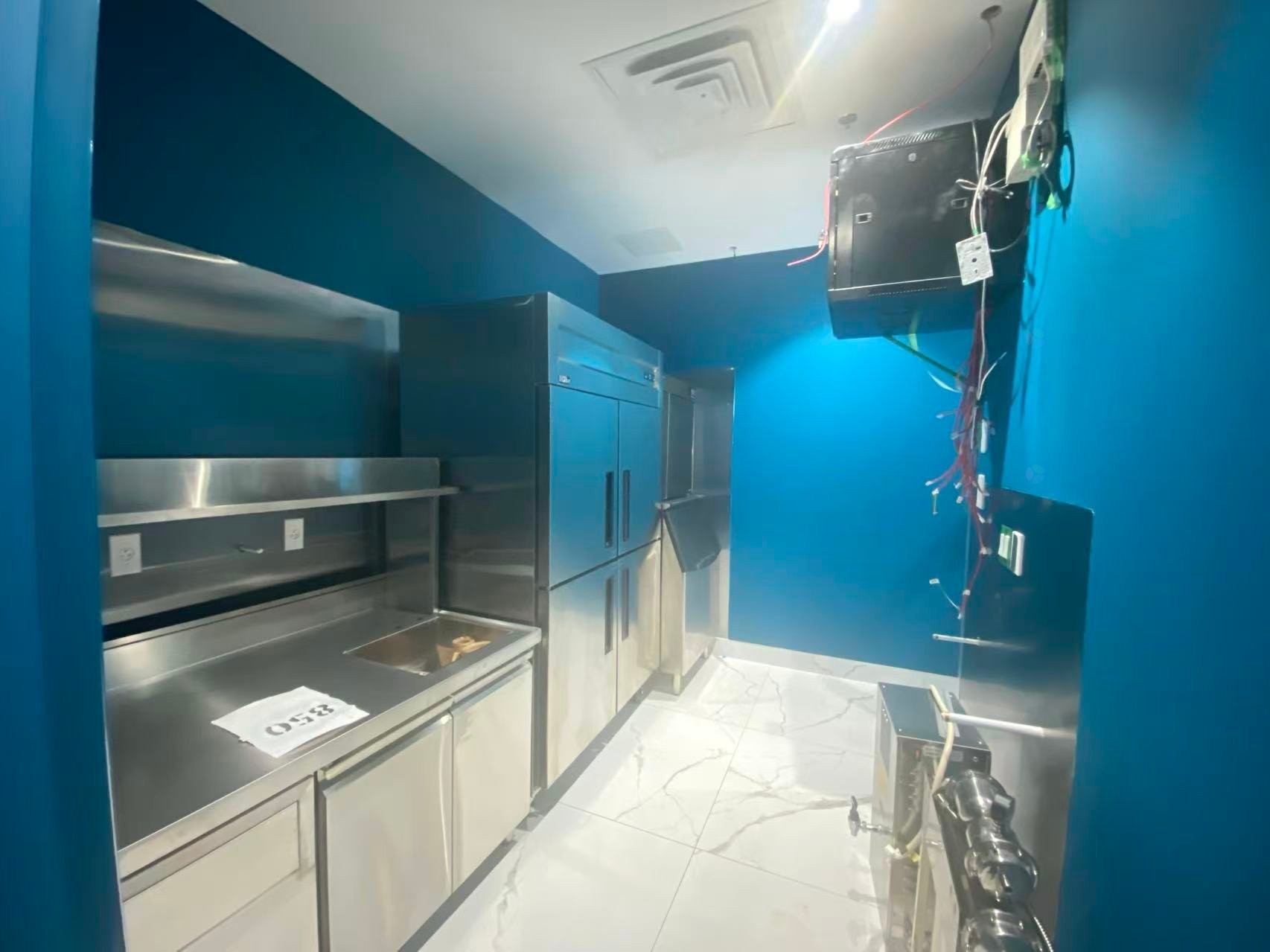 









855


Boul. Décarie

, 103,
Montréal (Saint-Laurent),




QC
H4L3L7

