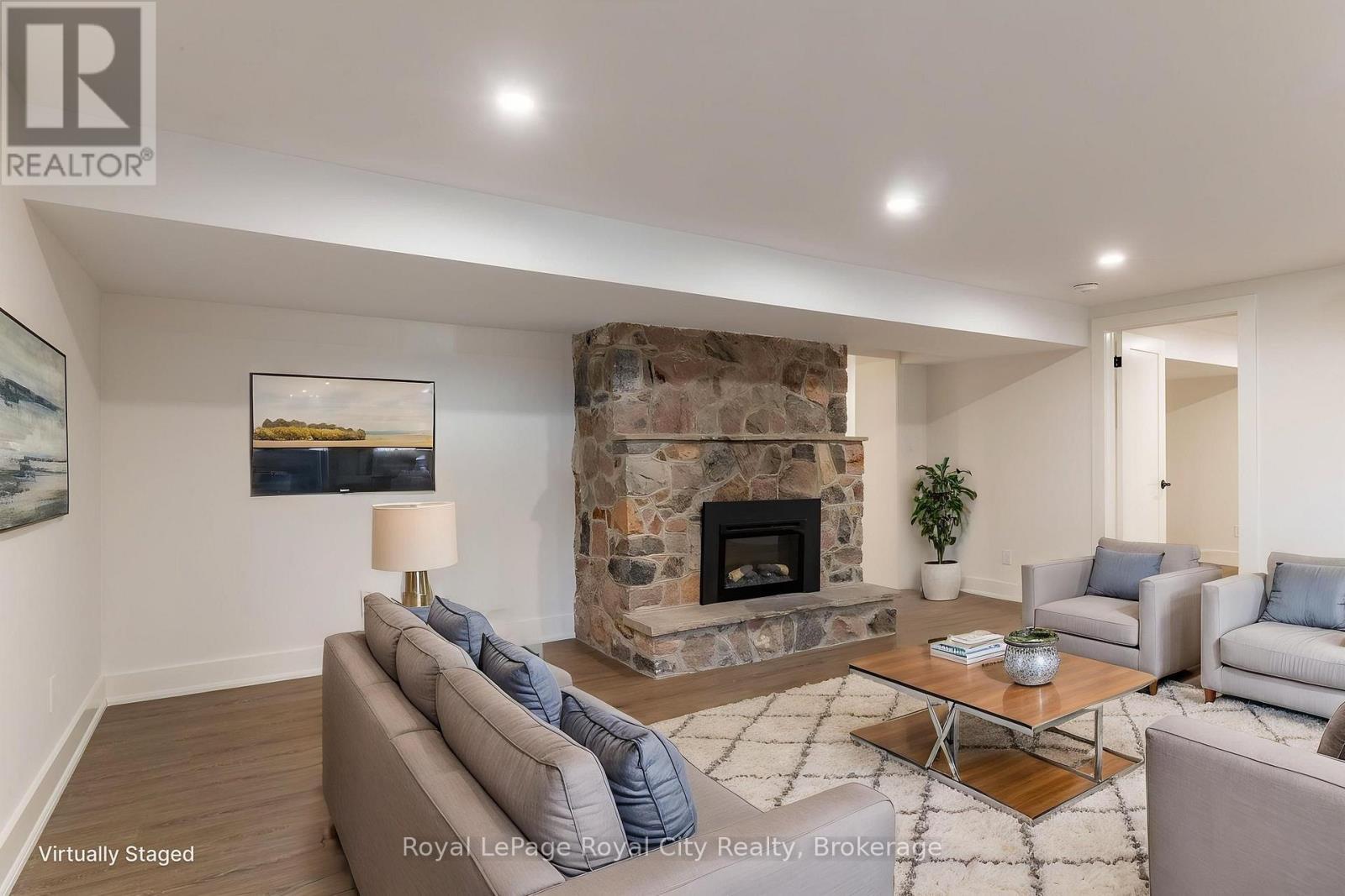 












255 NORMANDY AVENUE

,
Waterloo,




Ontario
N2K1X6

