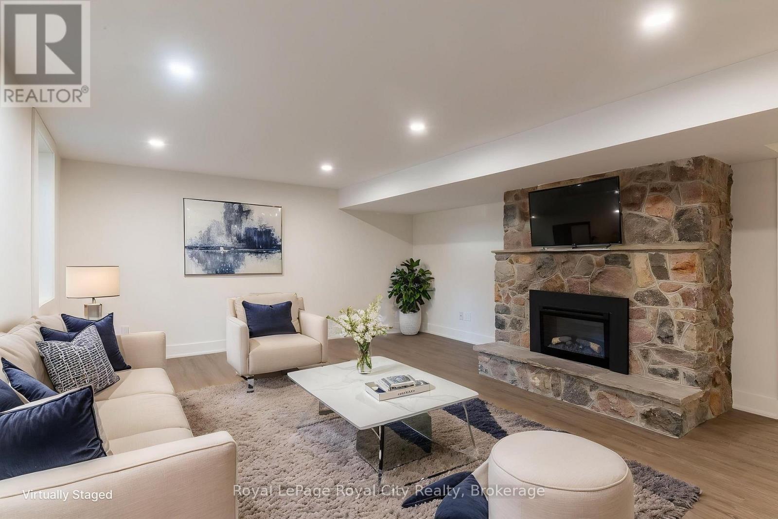 












255 NORMANDY AVENUE

,
Waterloo,




Ontario
N2K1X6

