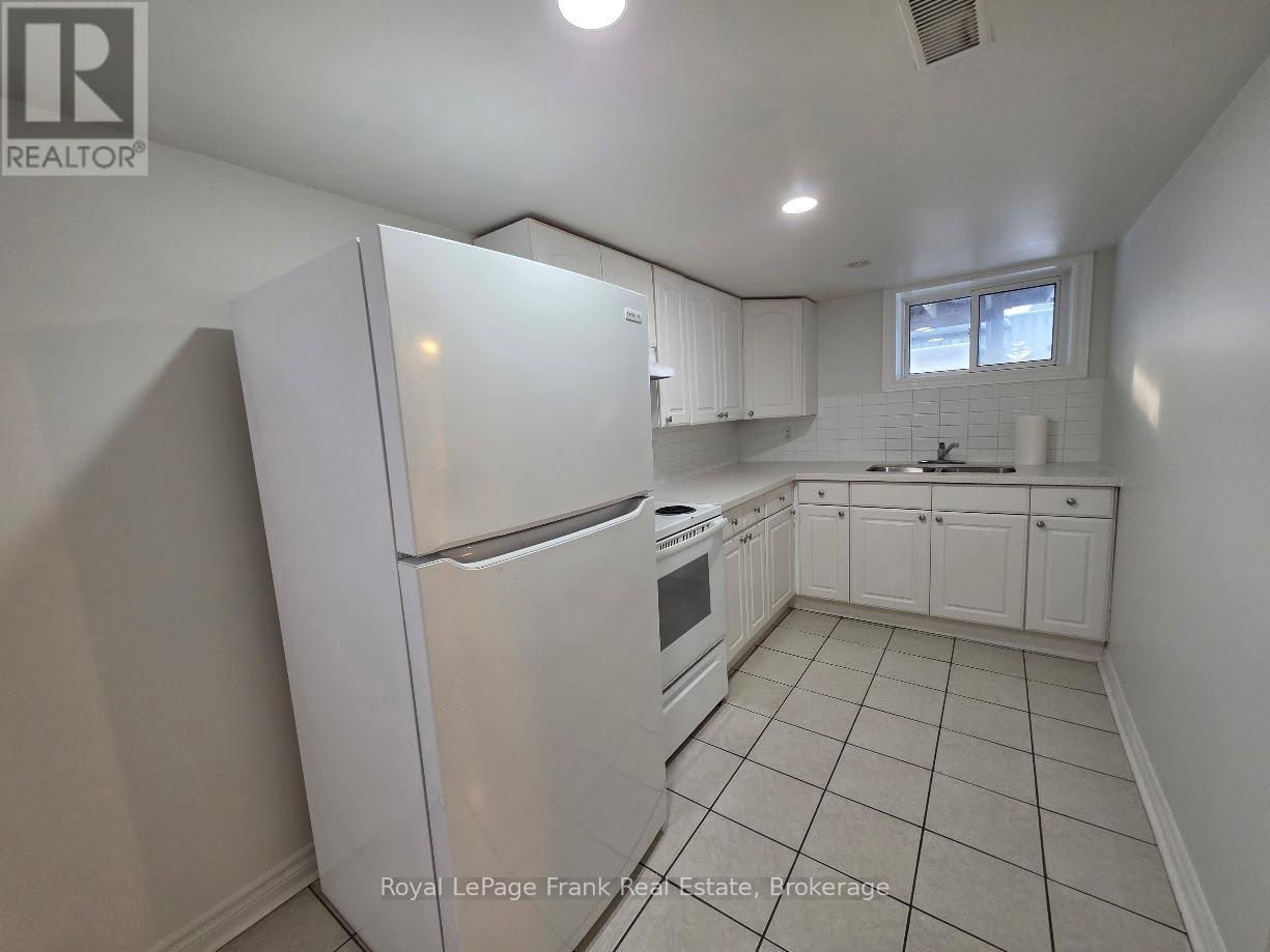 












44 BILLINGSGATE CRESCENT

,
Ajax,




Ontario
L1S2R8

