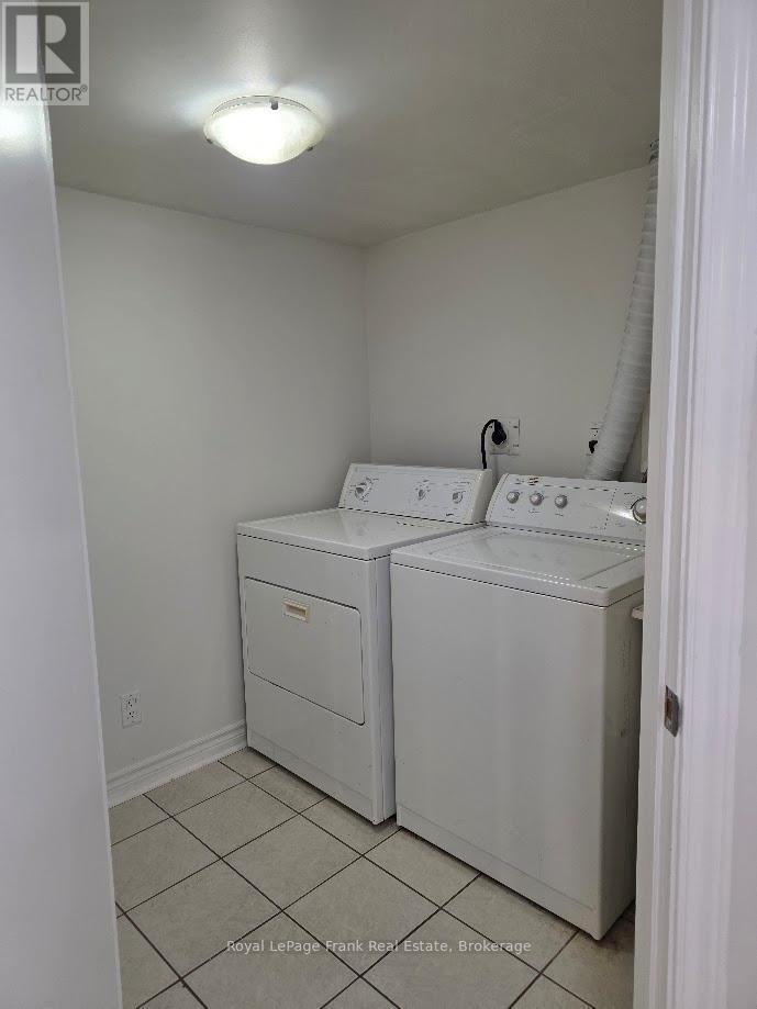 












44 BILLINGSGATE CRESCENT

,
Ajax,




Ontario
L1S2R8

