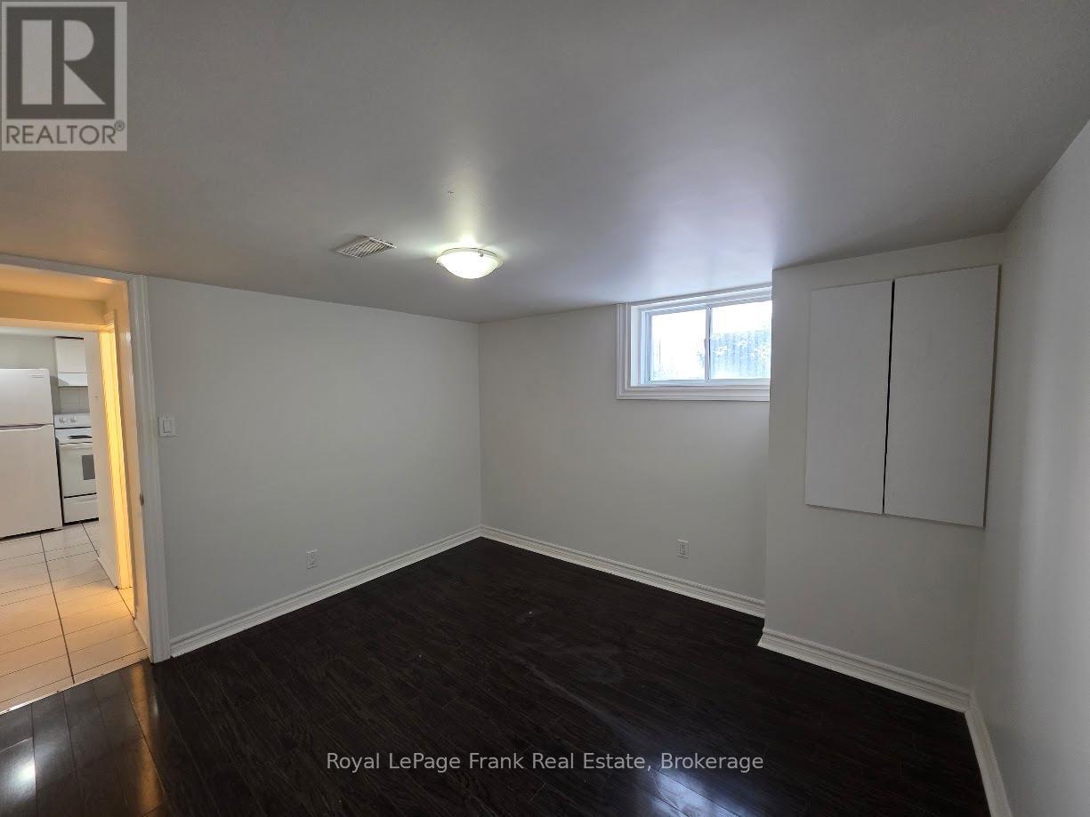 












44 BILLINGSGATE CRESCENT

,
Ajax,




Ontario
L1S2R8

