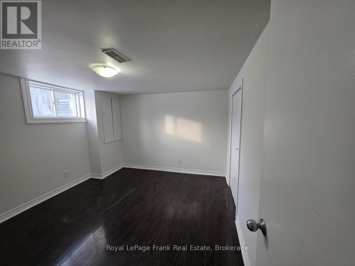 












44 BILLINGSGATE CRESCENT

,
Ajax,




Ontario
L1S2R8

