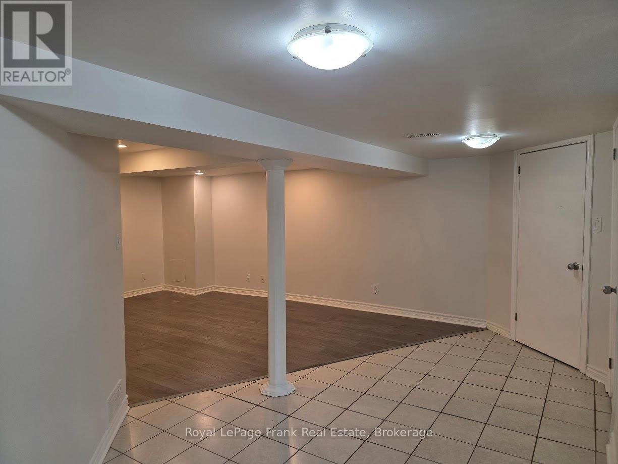 












44 BILLINGSGATE CRESCENT

,
Ajax,




Ontario
L1S2R8

