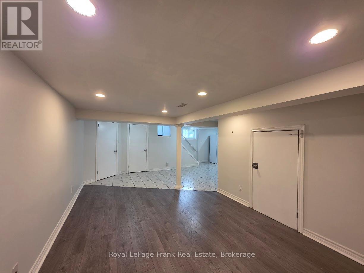 












44 BILLINGSGATE CRESCENT

,
Ajax,




Ontario
L1S2R8

