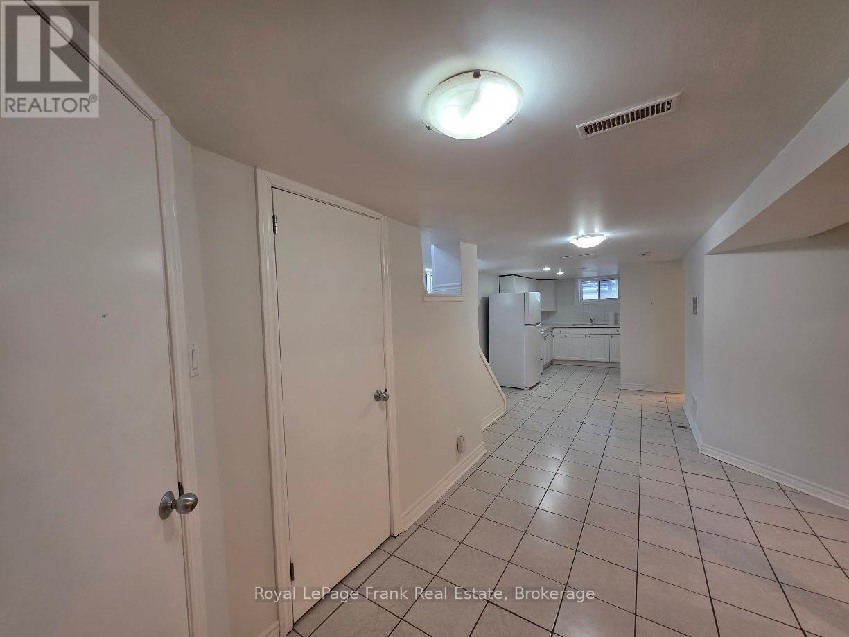 












44 BILLINGSGATE CRESCENT

,
Ajax,




Ontario
L1S2R8

