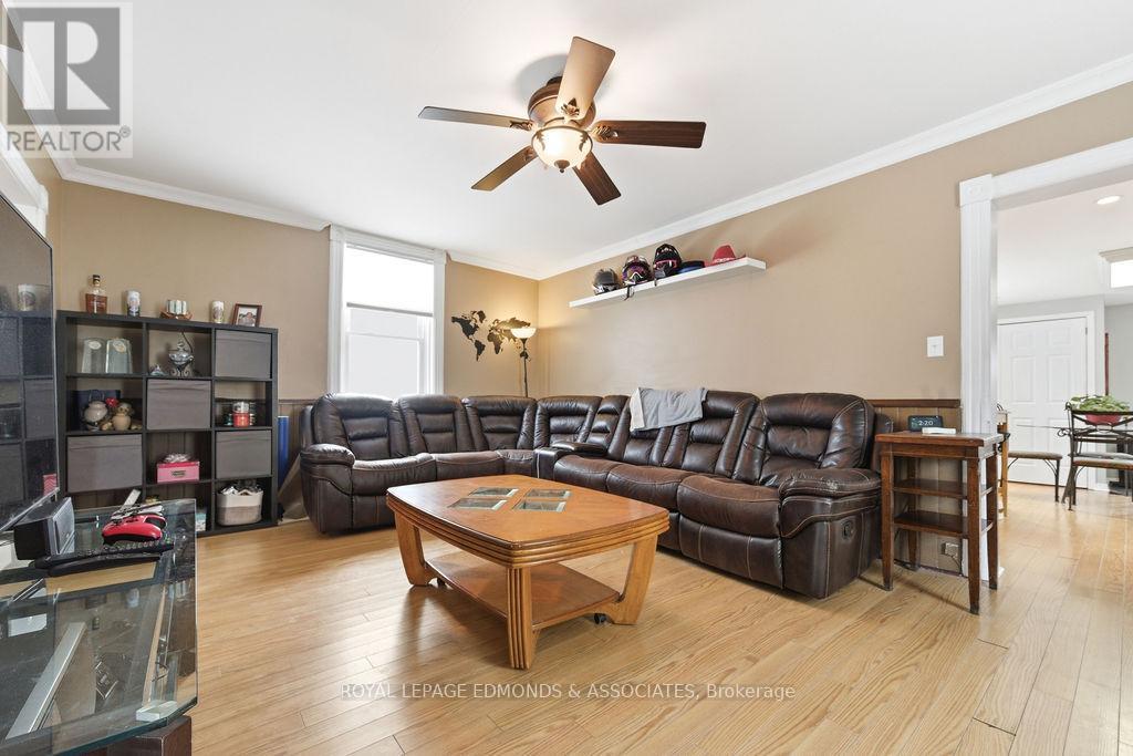 












408 MOFFAT STREET

,
Pembroke,




Ontario
K8A3X9

