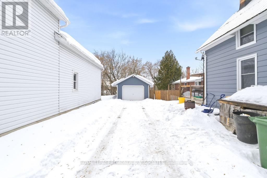 












408 MOFFAT STREET

,
Pembroke,




Ontario
K8A3X9

