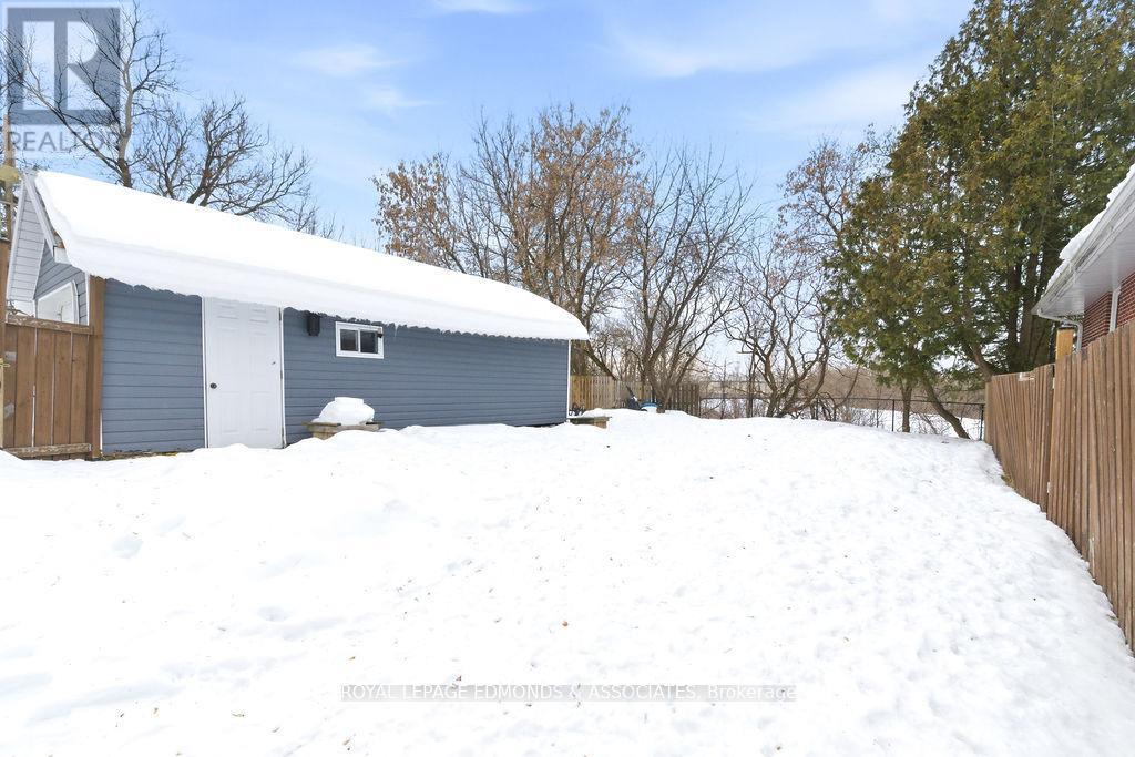 












408 MOFFAT STREET

,
Pembroke,




Ontario
K8A3X9

