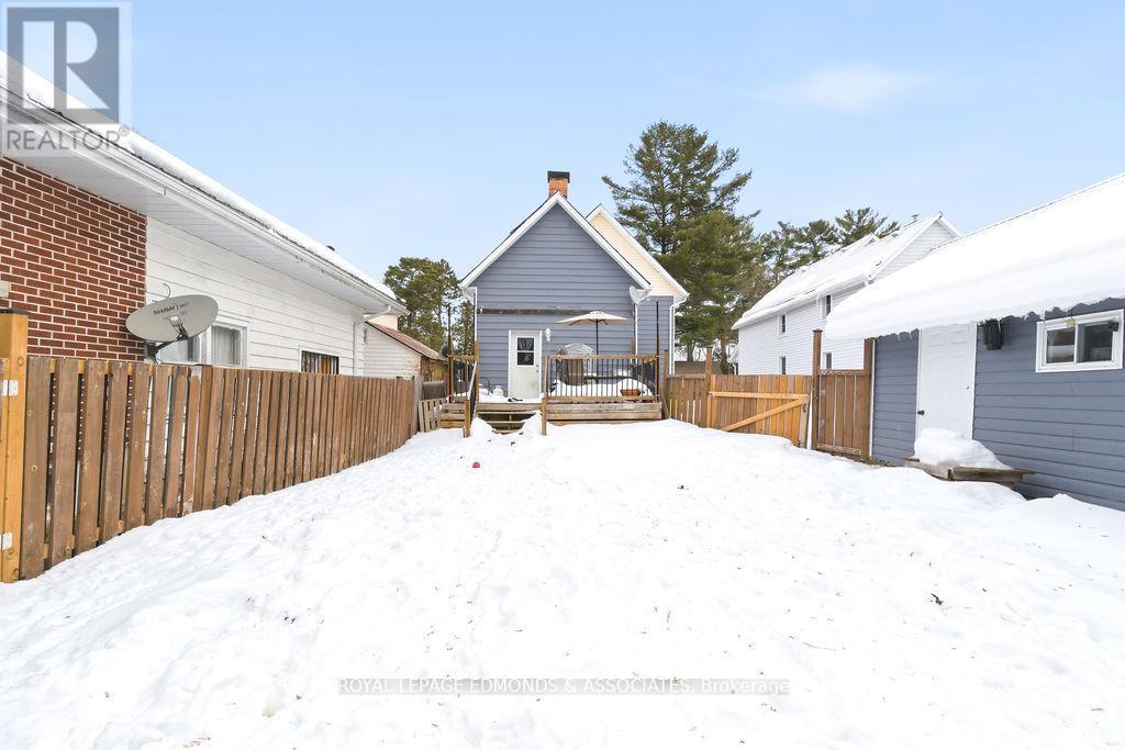 












408 MOFFAT STREET

,
Pembroke,




Ontario
K8A3X9

