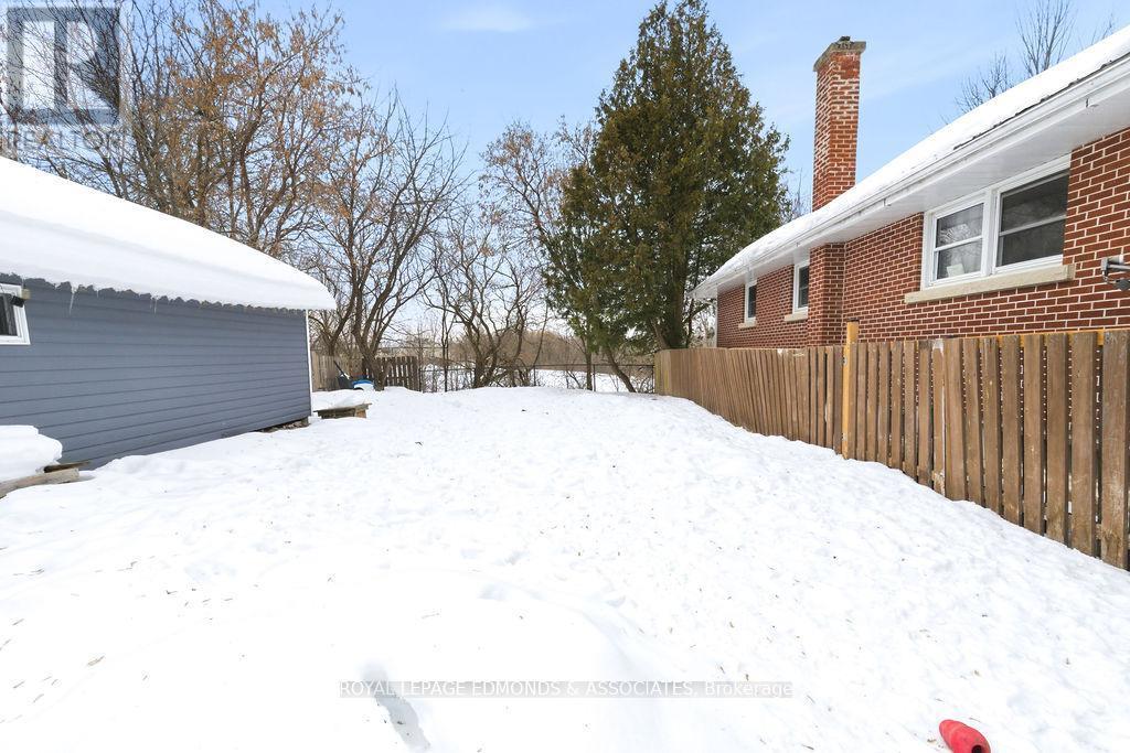 












408 MOFFAT STREET

,
Pembroke,




Ontario
K8A3X9

