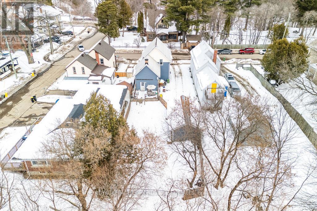 












408 MOFFAT STREET

,
Pembroke,




Ontario
K8A3X9

