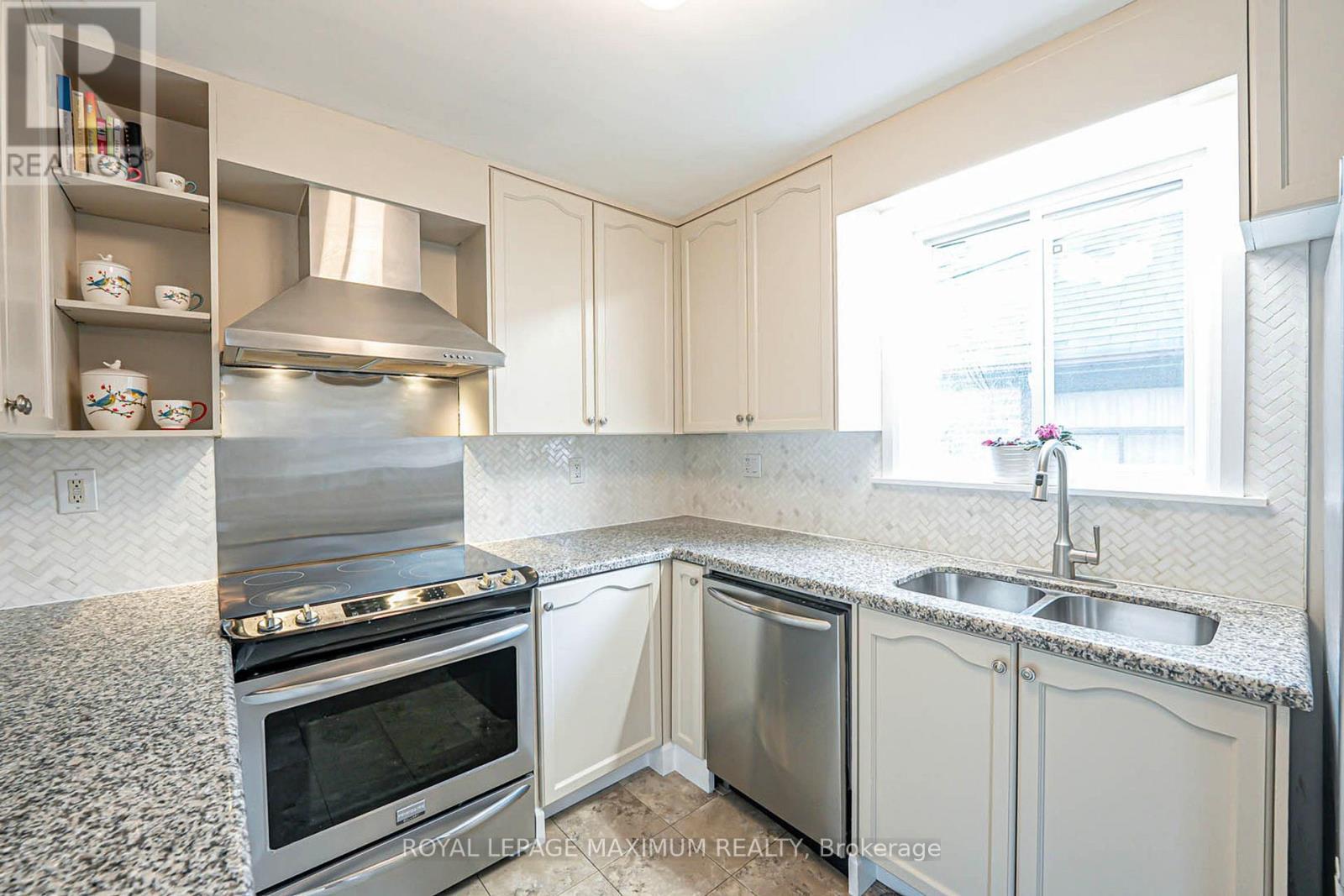 












2113 KEELE STREET

,
Toronto,




Ontario
M6M3Z3

