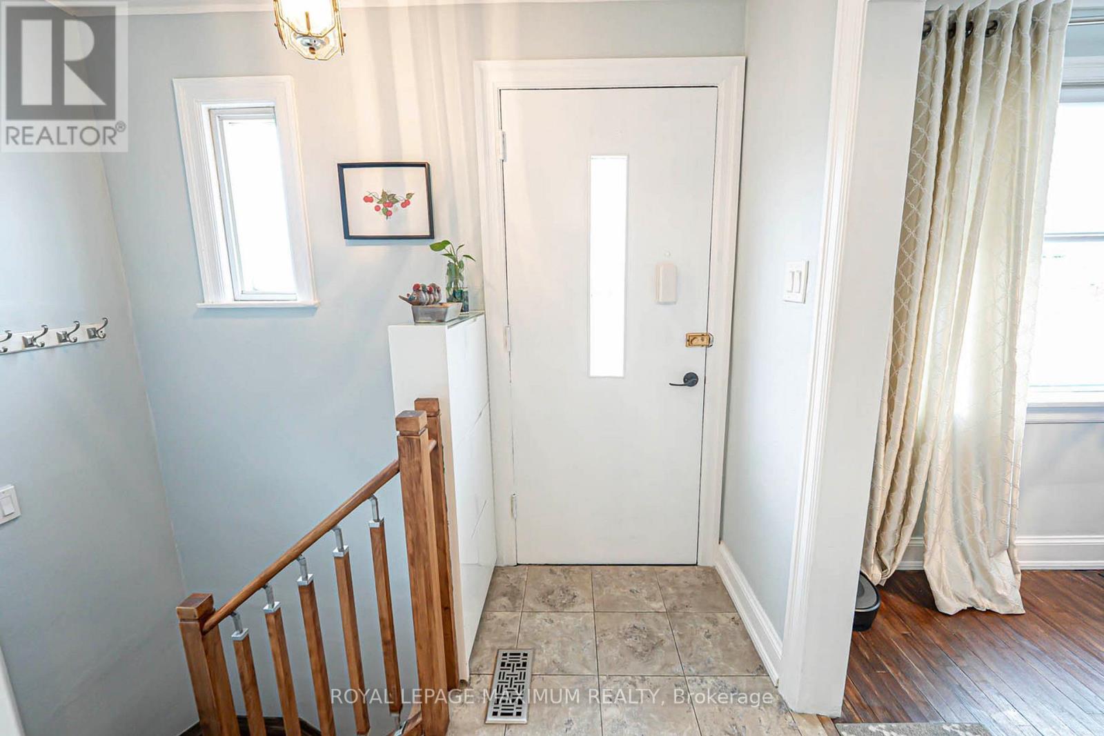 












2113 KEELE STREET

,
Toronto,




Ontario
M6M3Z3

