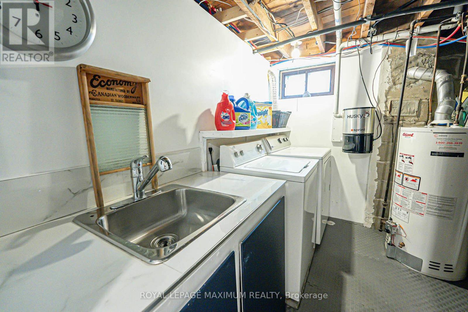 












2113 KEELE STREET

,
Toronto,




Ontario
M6M3Z3

