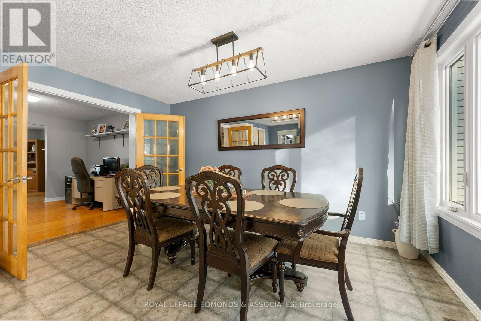 












43 LISA CRESCENT

,
Petawawa,




Ontario
K8H2Z8

