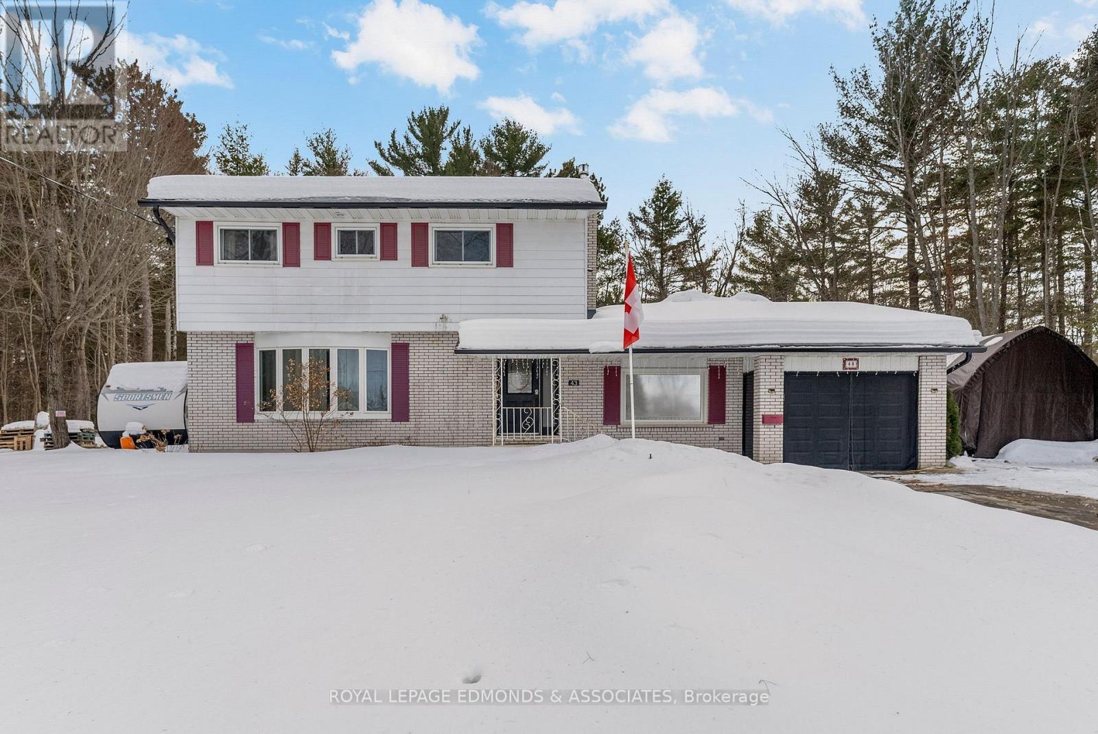 












43 LISA CRESCENT

,
Petawawa,




Ontario
K8H2Z8

