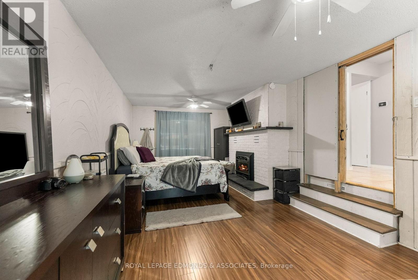 












43 LISA CRESCENT

,
Petawawa,




Ontario
K8H2Z8

