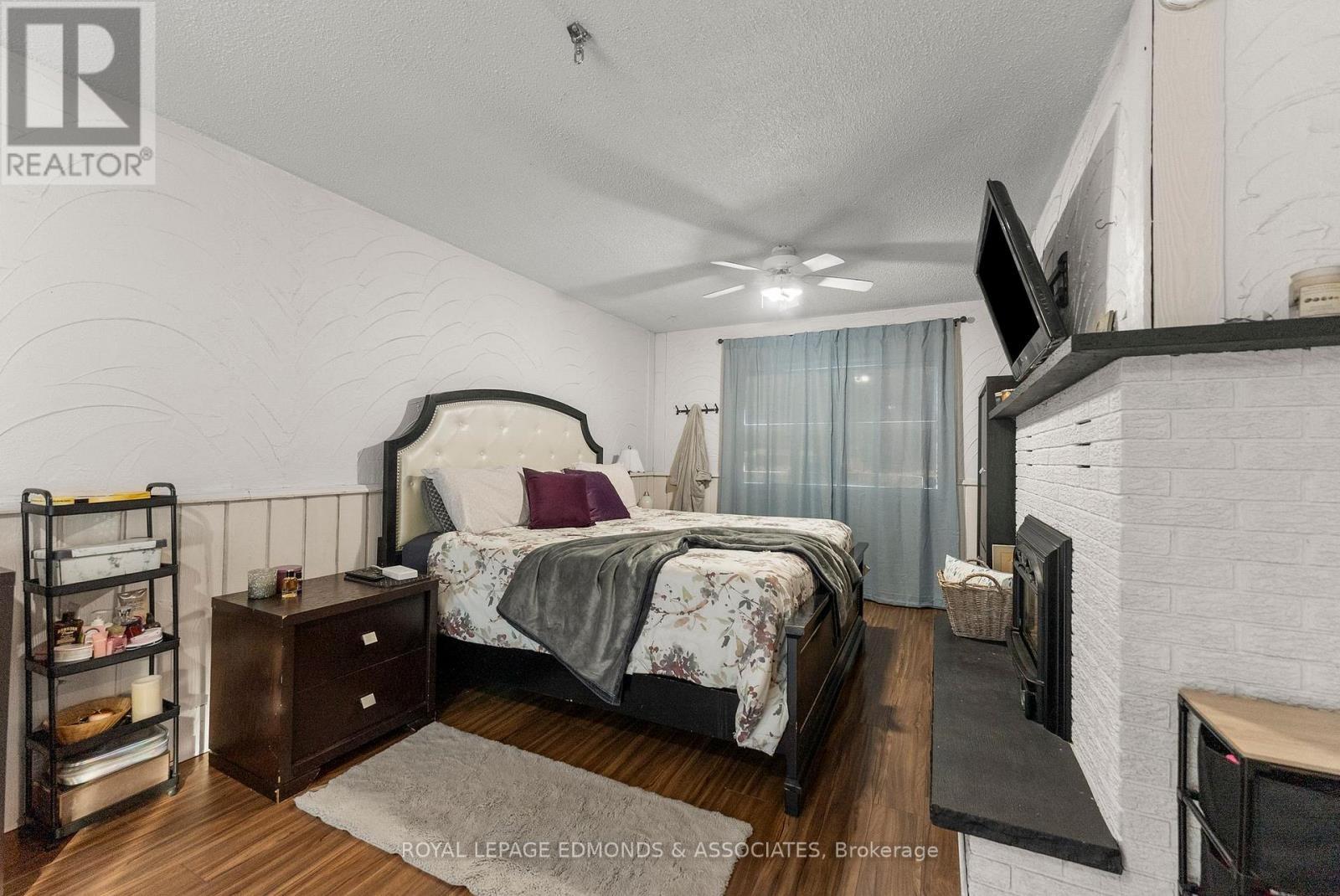 












43 LISA CRESCENT

,
Petawawa,




Ontario
K8H2Z8

