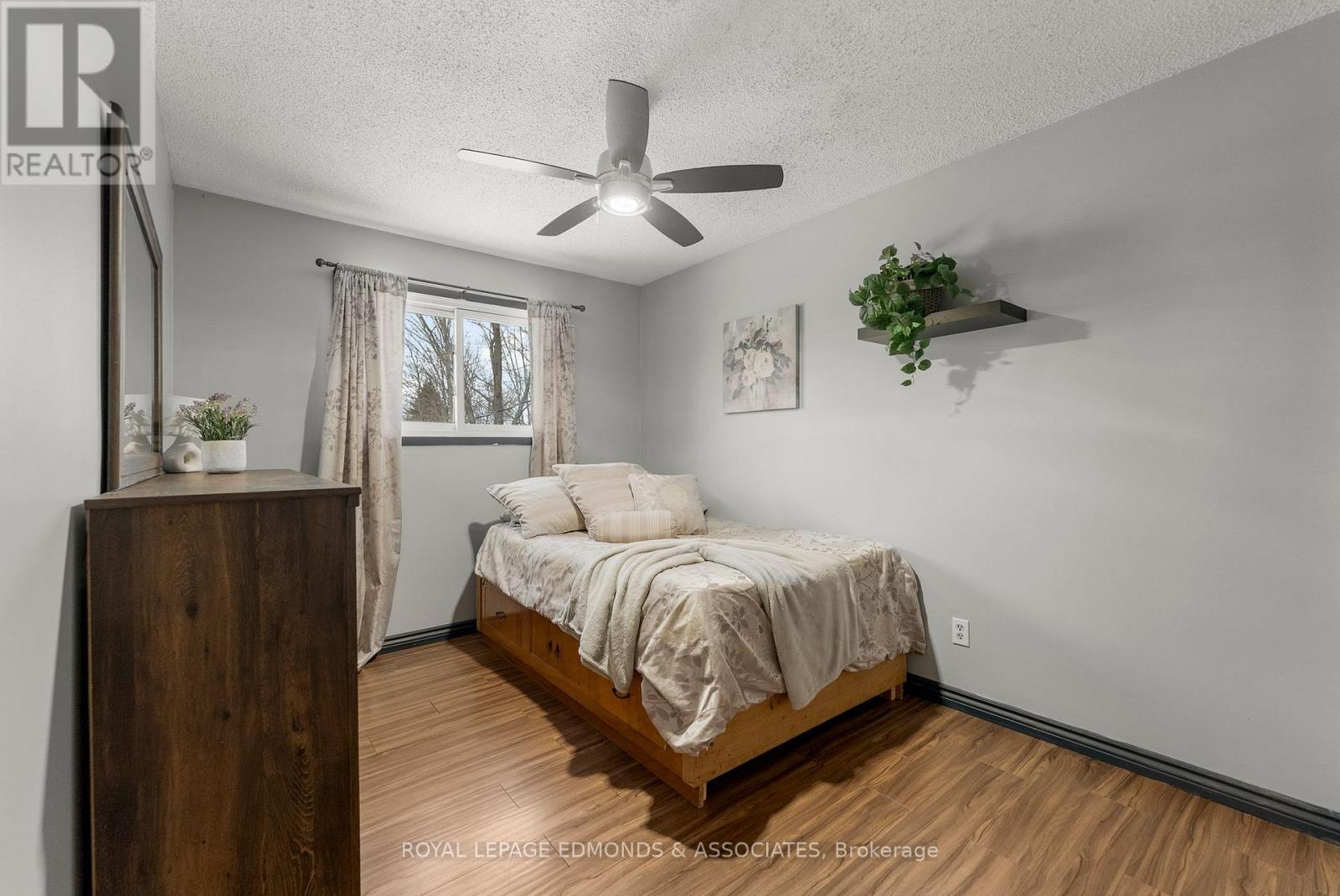 












43 LISA CRESCENT

,
Petawawa,




Ontario
K8H2Z8

