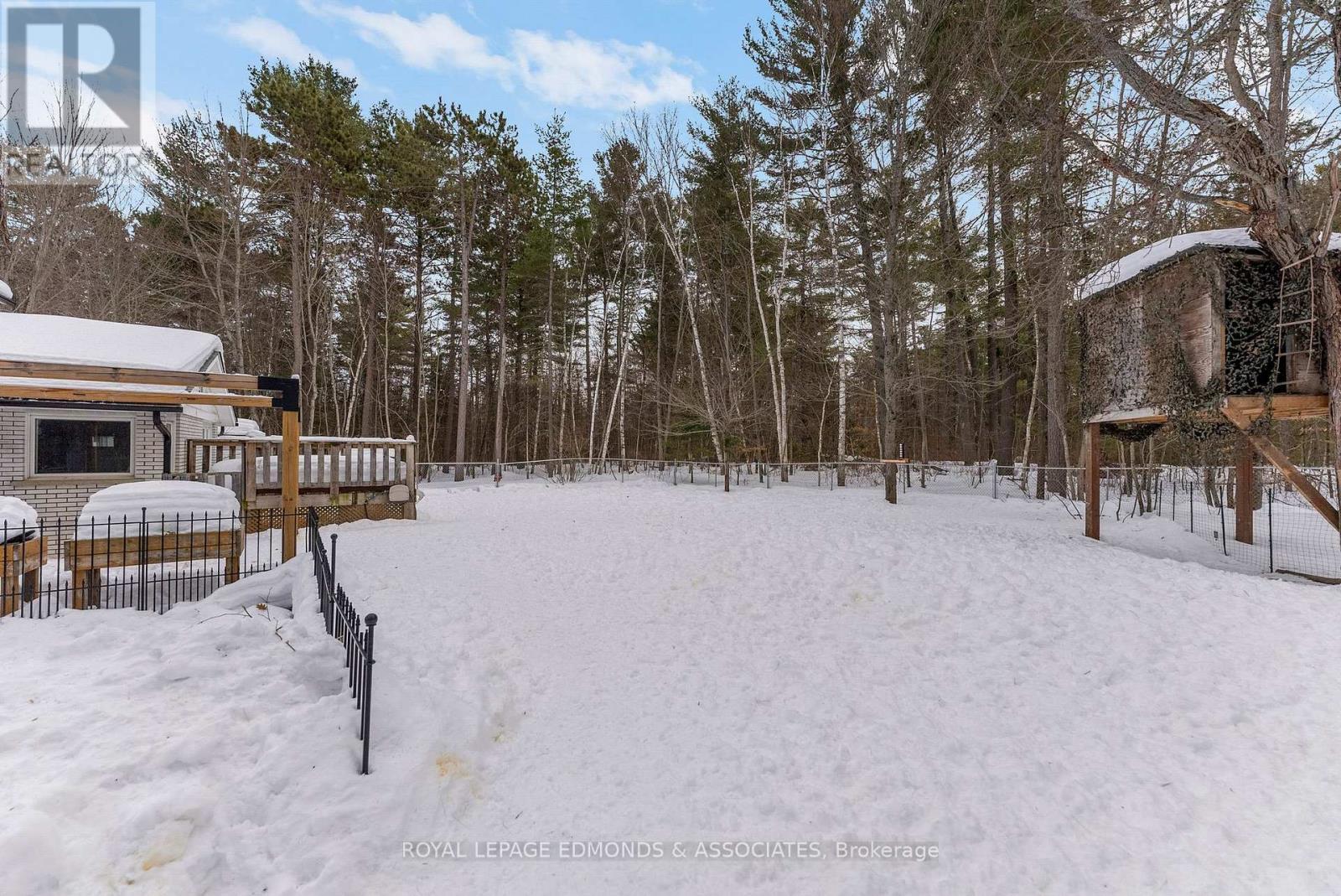 












43 LISA CRESCENT

,
Petawawa,




Ontario
K8H2Z8

