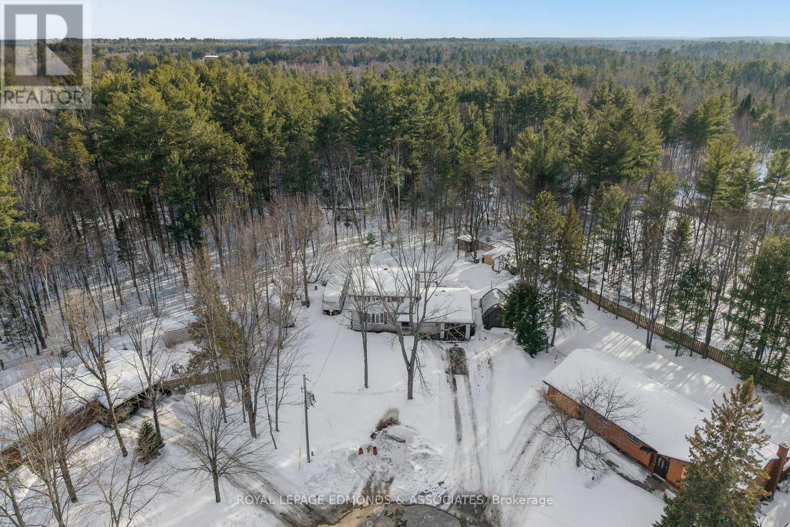 












43 LISA CRESCENT

,
Petawawa,




Ontario
K8H2Z8

