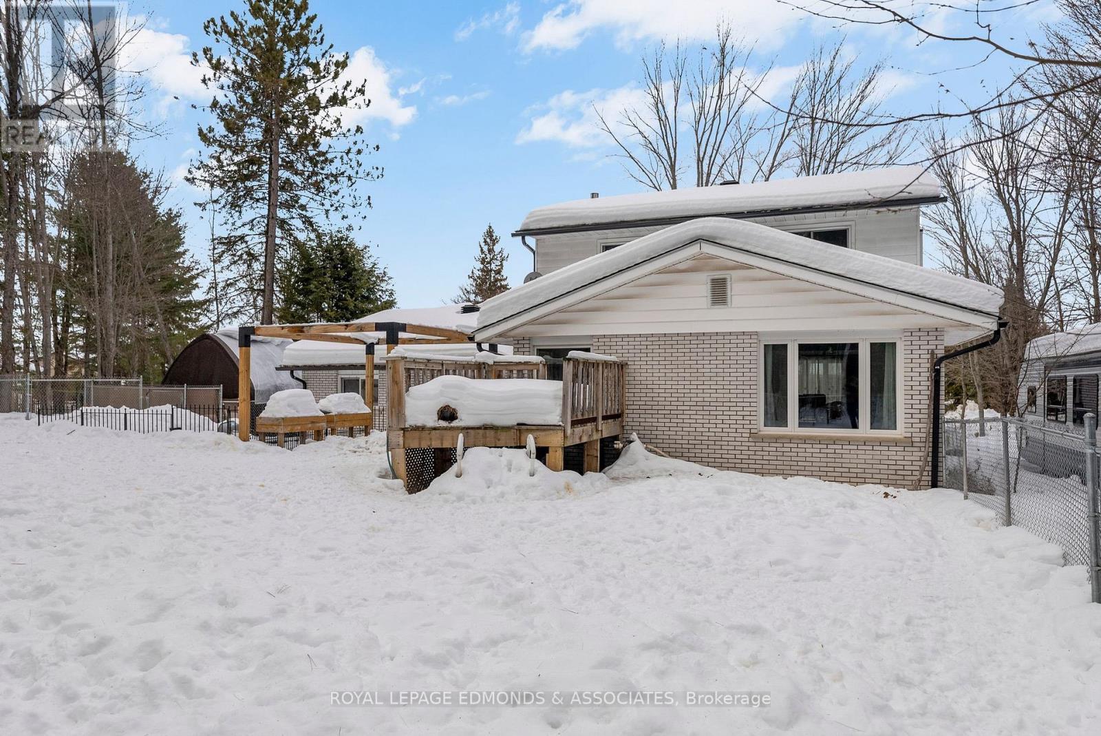 












43 LISA CRESCENT

,
Petawawa,




Ontario
K8H2Z8

