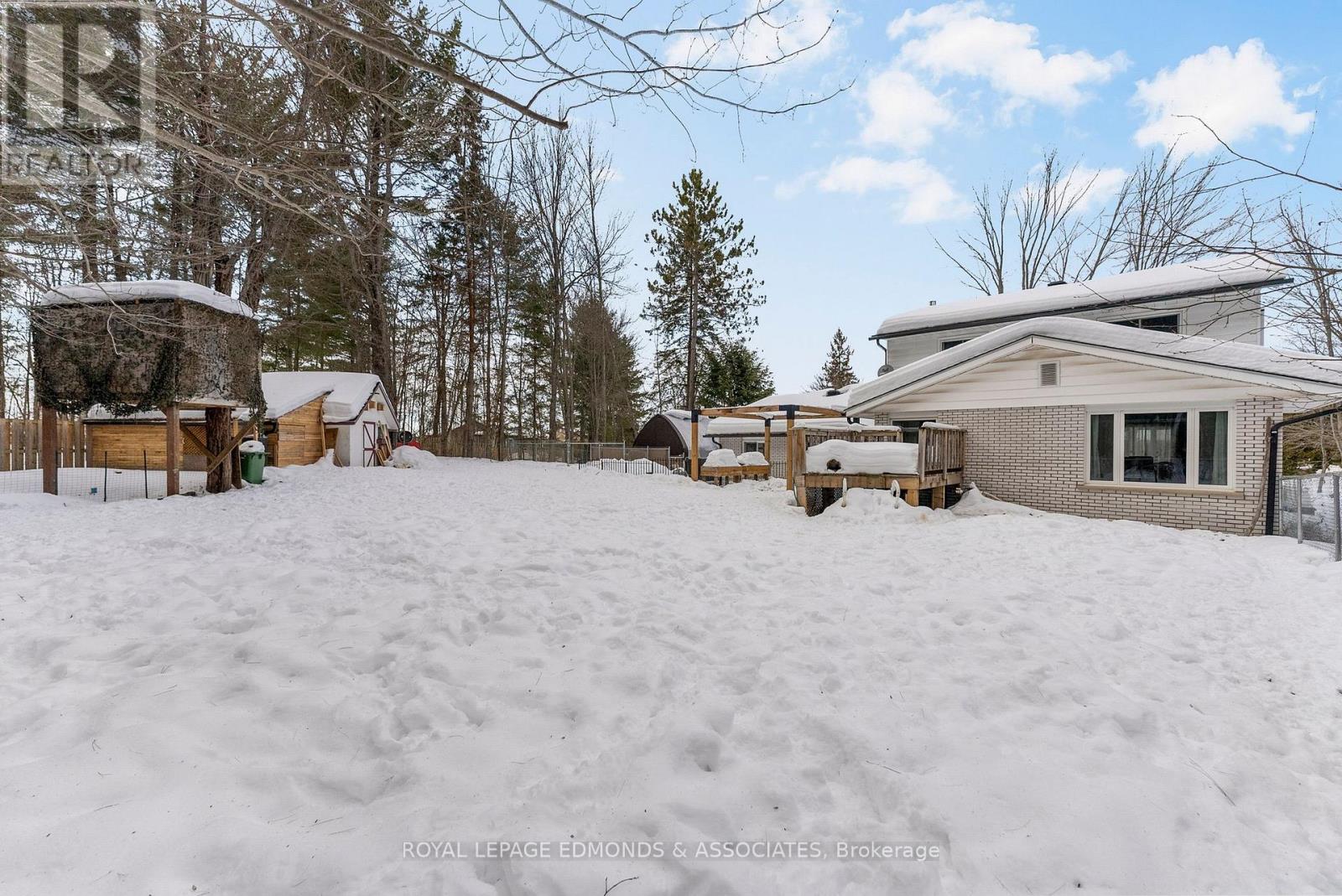 












43 LISA CRESCENT

,
Petawawa,




Ontario
K8H2Z8

