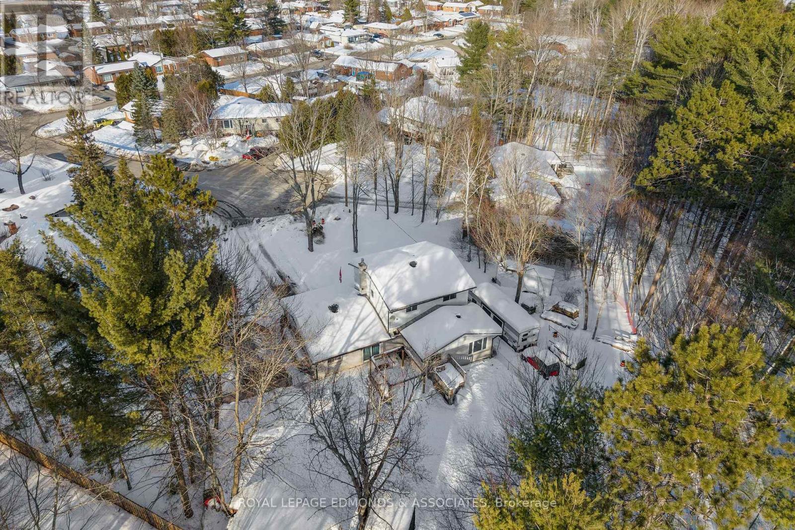 












43 LISA CRESCENT

,
Petawawa,




Ontario
K8H2Z8

