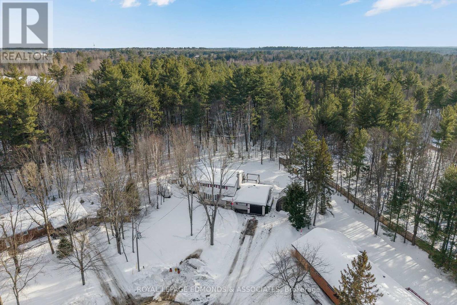 












43 LISA CRESCENT

,
Petawawa,




Ontario
K8H2Z8

