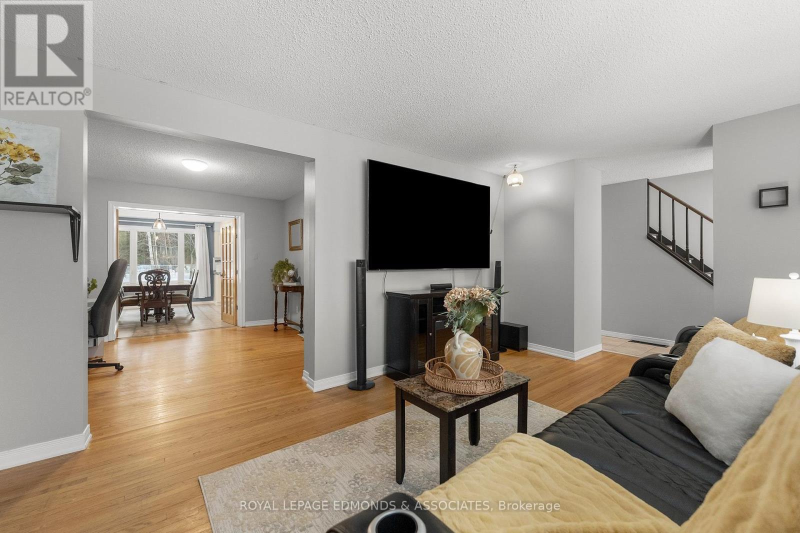 












43 LISA CRESCENT

,
Petawawa,




Ontario
K8H2Z8

