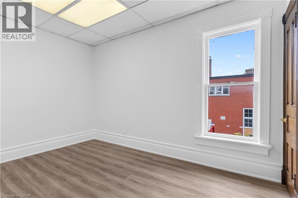 












18 WEBER Street W Unit# office 8

,
Kitchener,




Ontario
N2H3Z2

