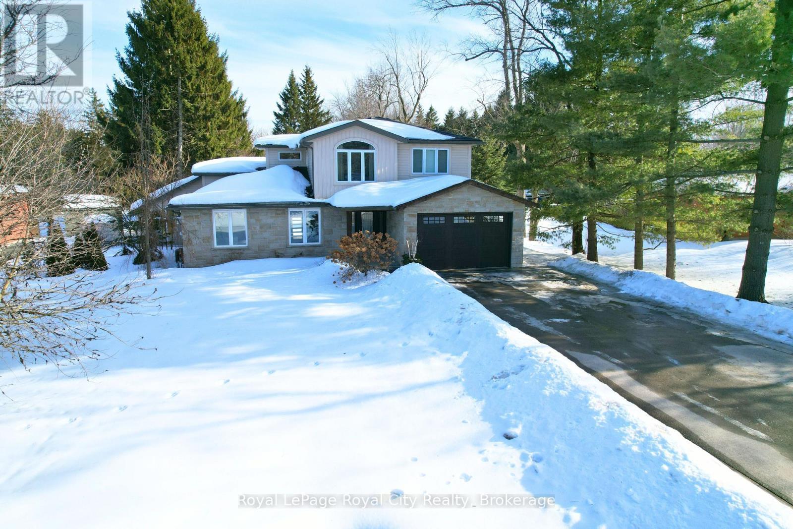 












45 SIDEROAD 18

,
Centre Wellington (Fergus),




Ontario
N1M2W3


