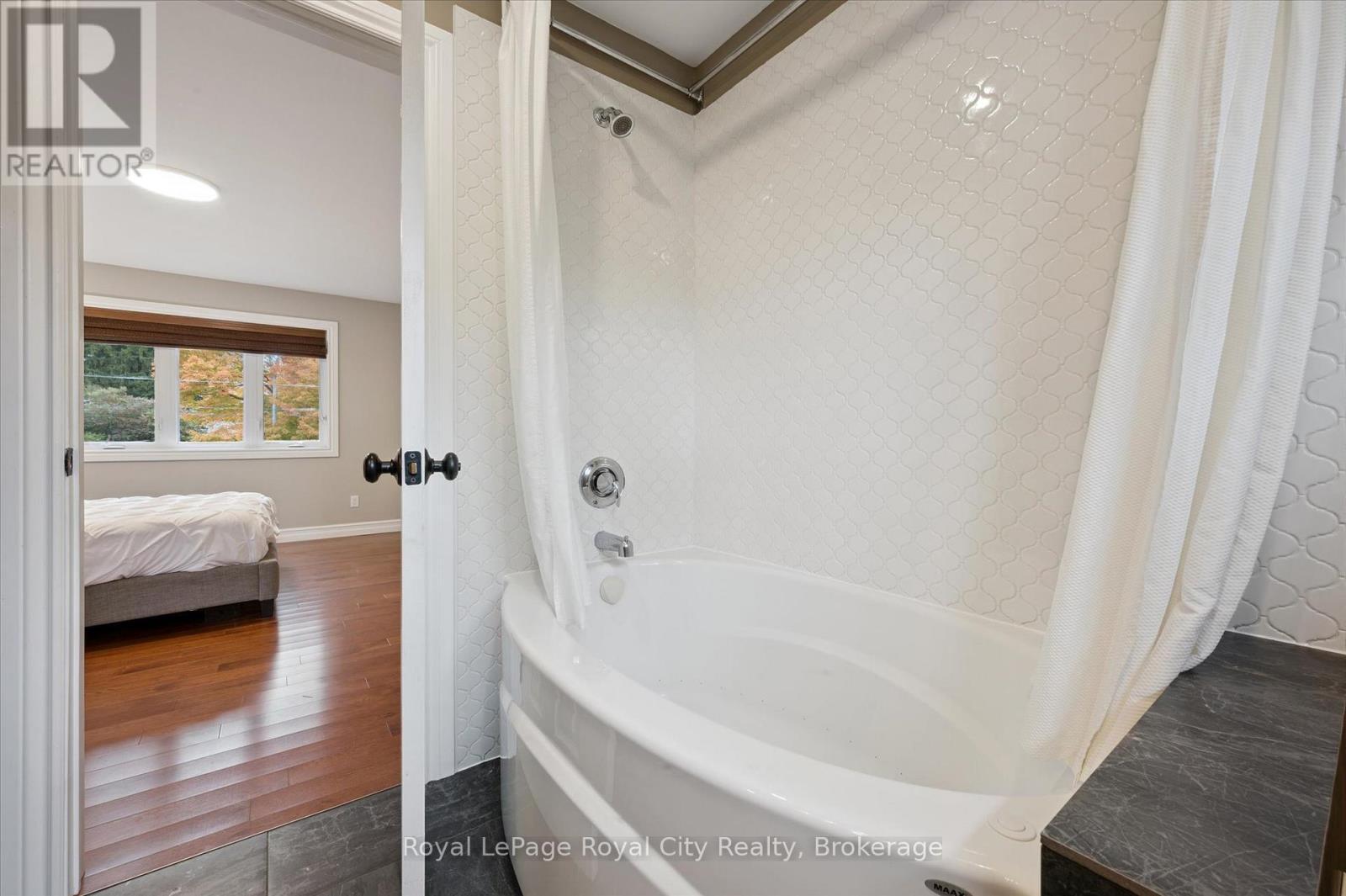 












45 SIDEROAD 18

,
Centre Wellington (Fergus),




Ontario
N1M2W3

