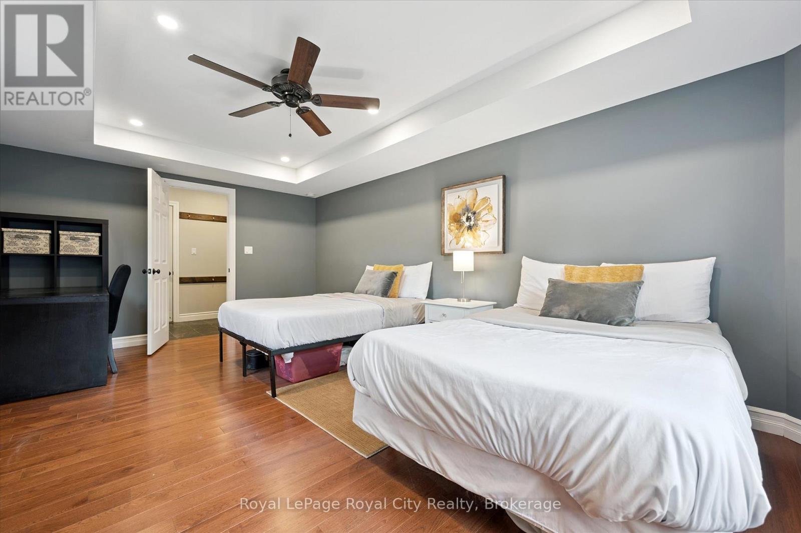 












45 SIDEROAD 18

,
Centre Wellington (Fergus),




Ontario
N1M2W3

