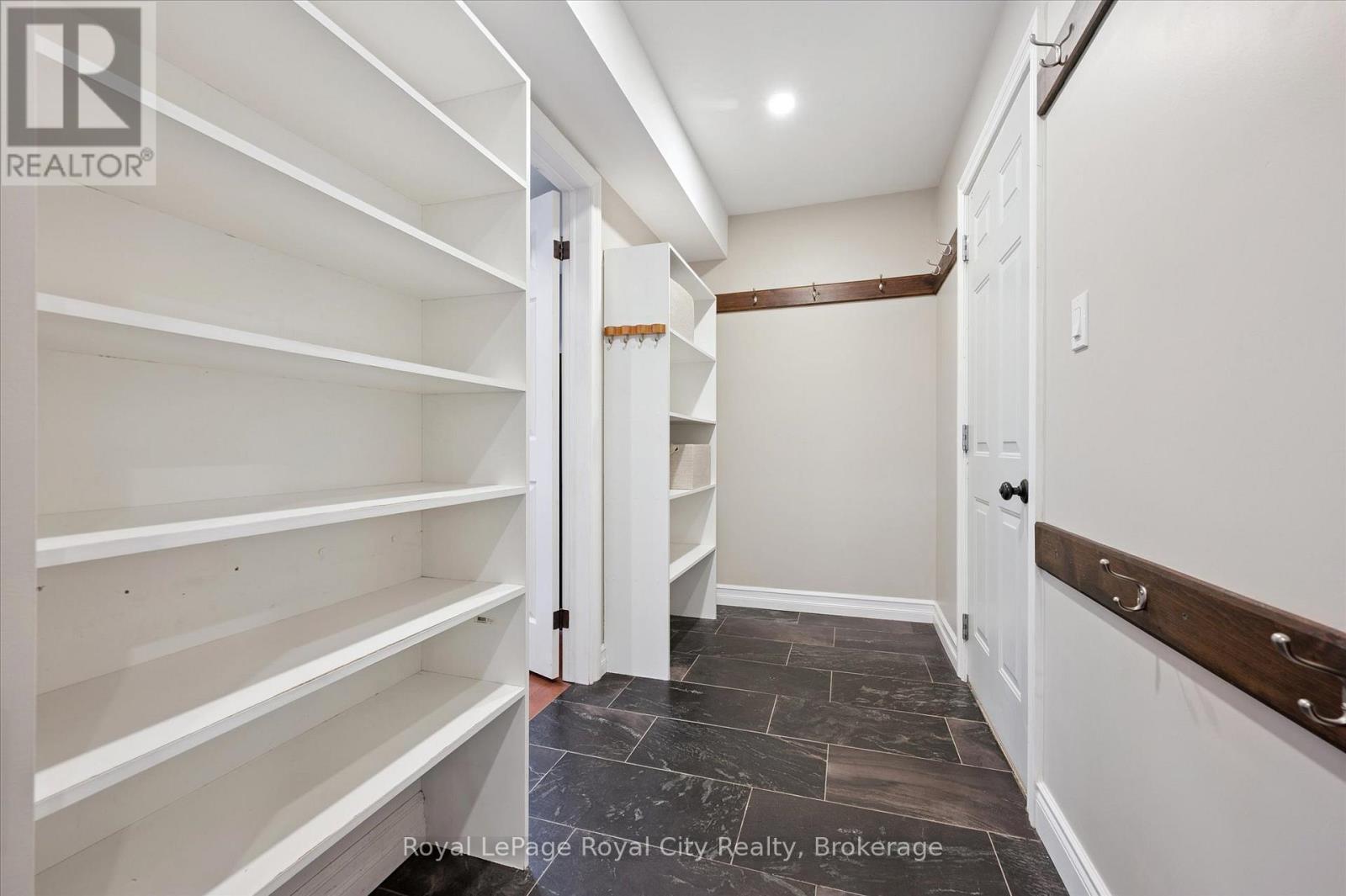 












45 SIDEROAD 18

,
Centre Wellington (Fergus),




Ontario
N1M2W3

