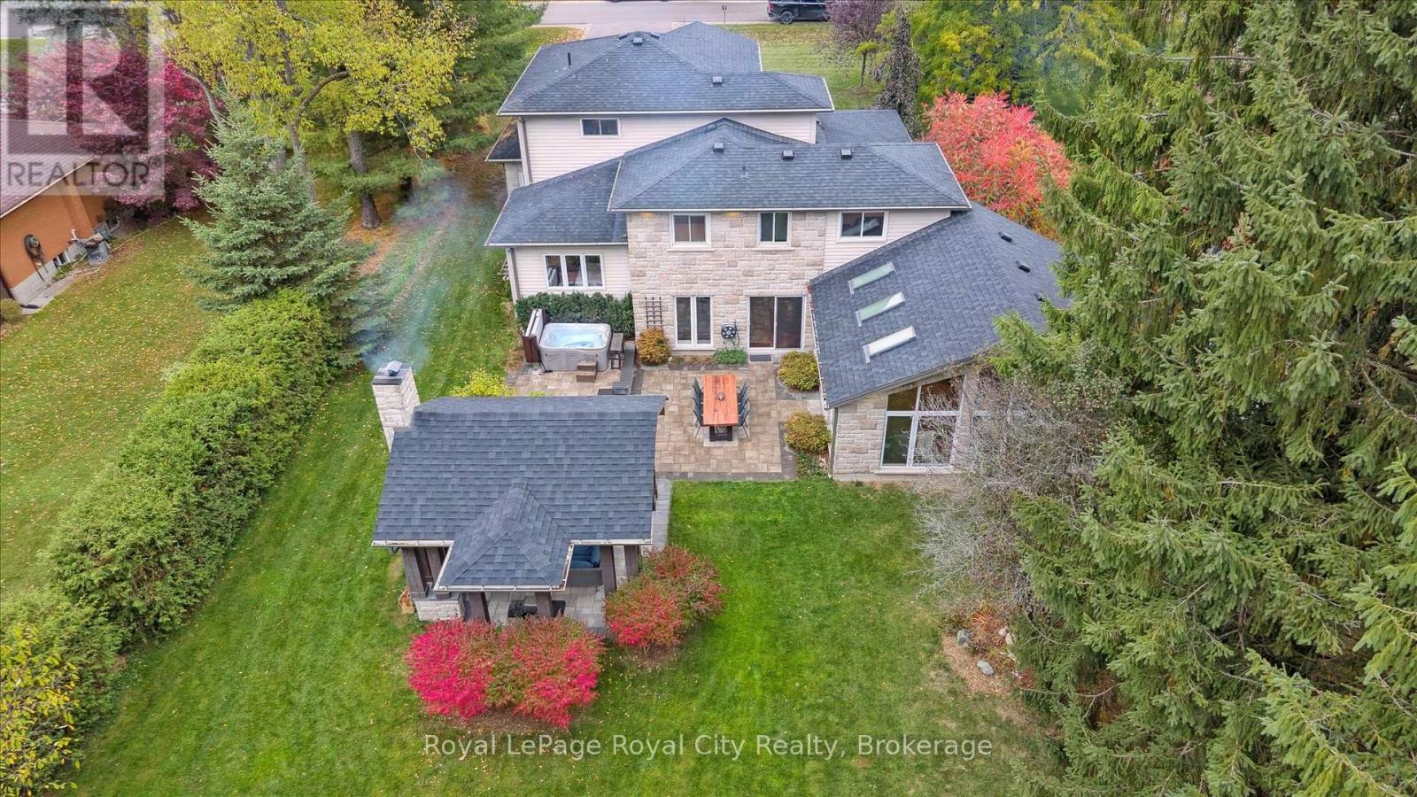 












45 SIDEROAD 18

,
Centre Wellington (Fergus),




Ontario
N1M2W3

