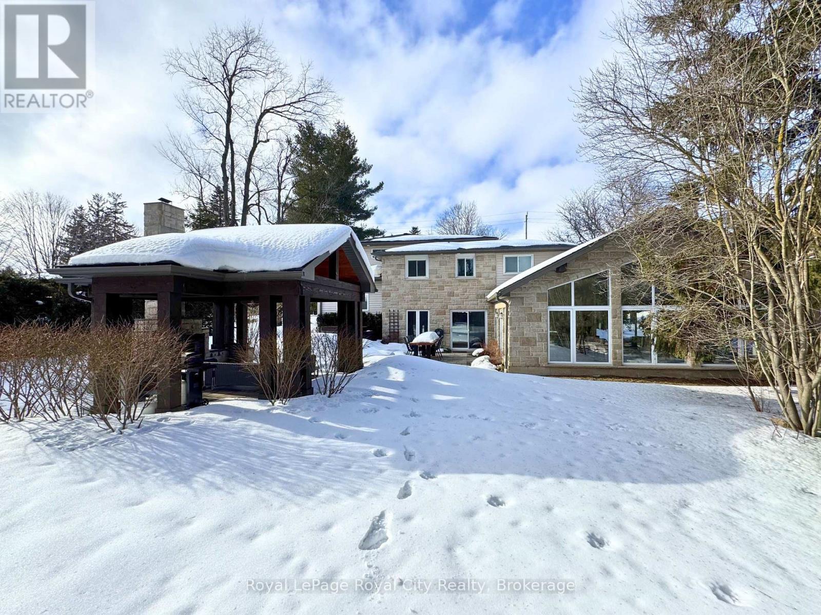 












45 SIDEROAD 18

,
Centre Wellington (Fergus),




Ontario
N1M2W3

