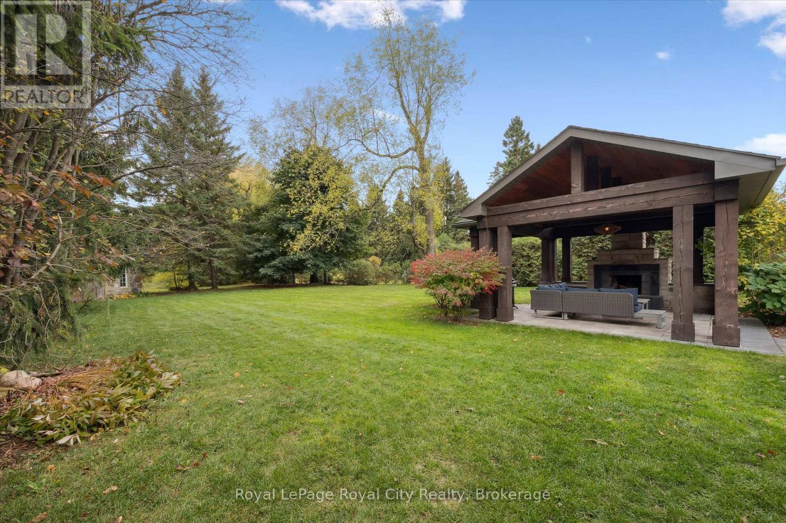 












45 SIDEROAD 18

,
Centre Wellington (Fergus),




Ontario
N1M2W3

