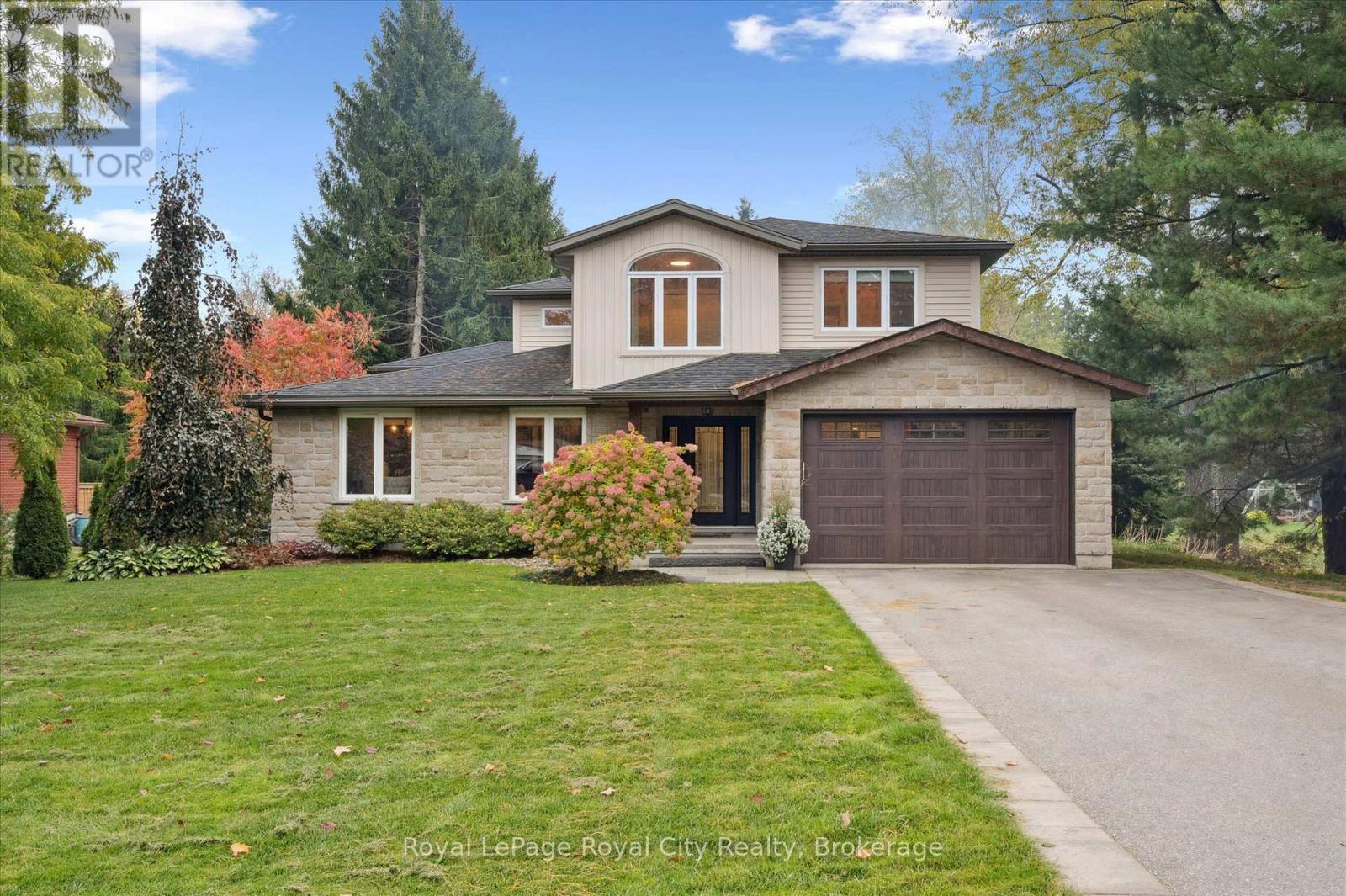 












45 SIDEROAD 18

,
Centre Wellington (Fergus),




Ontario
N1M2W3

