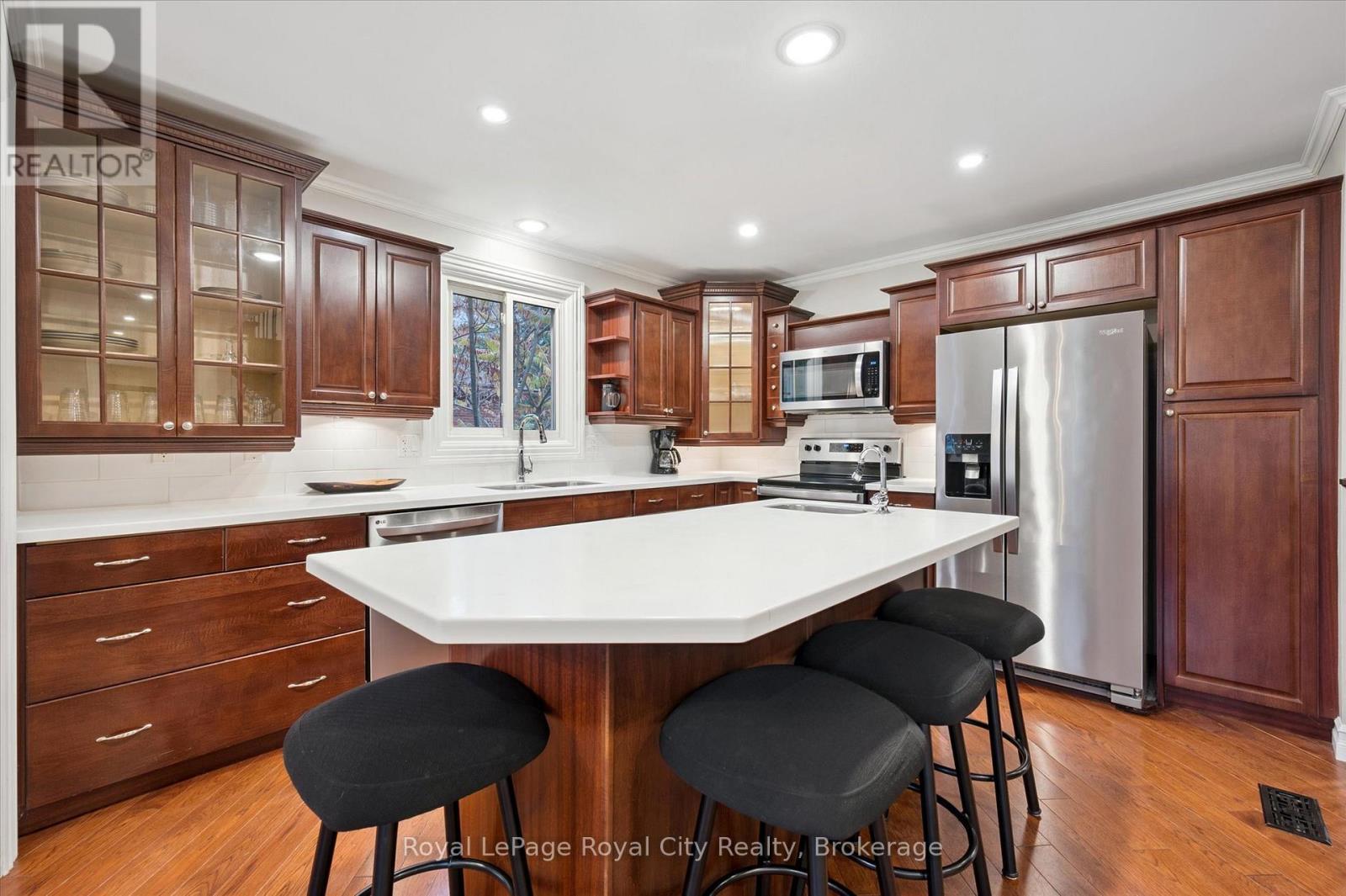 












45 SIDEROAD 18

,
Centre Wellington (Fergus),




Ontario
N1M2W3

