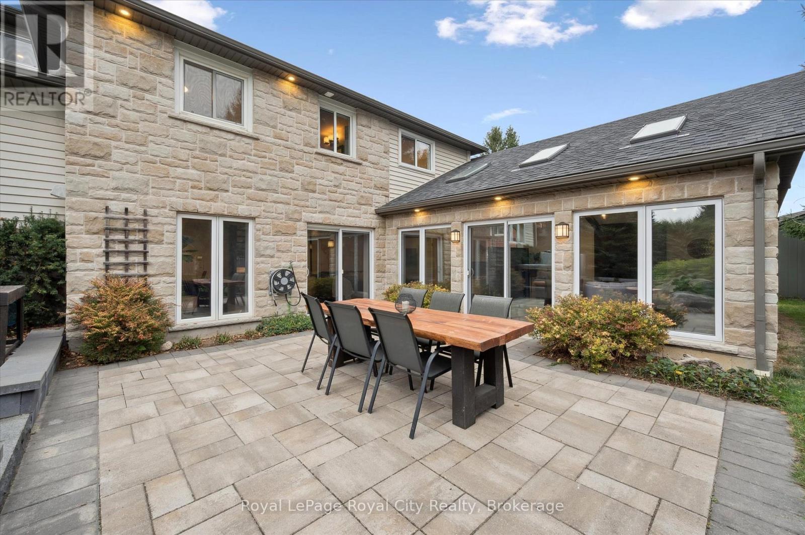 












45 SIDEROAD 18

,
Centre Wellington (Fergus),




Ontario
N1M2W3

