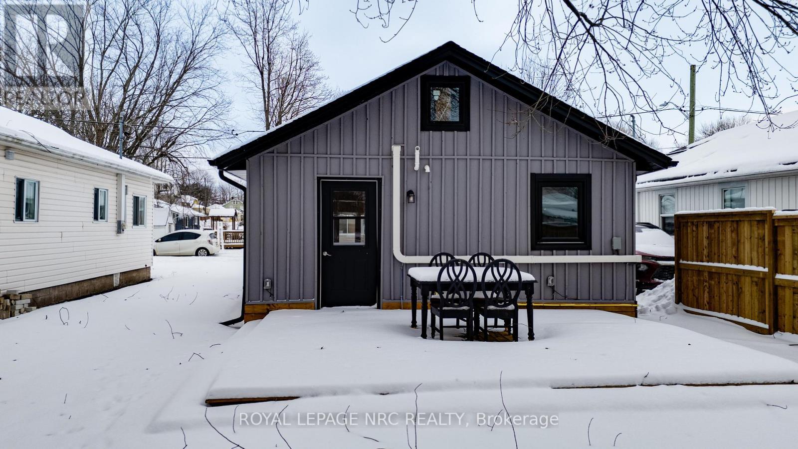 












323 OXFORD AVENUE

,
Fort Erie (Crystal Beach),




Ontario
L0S1B0

