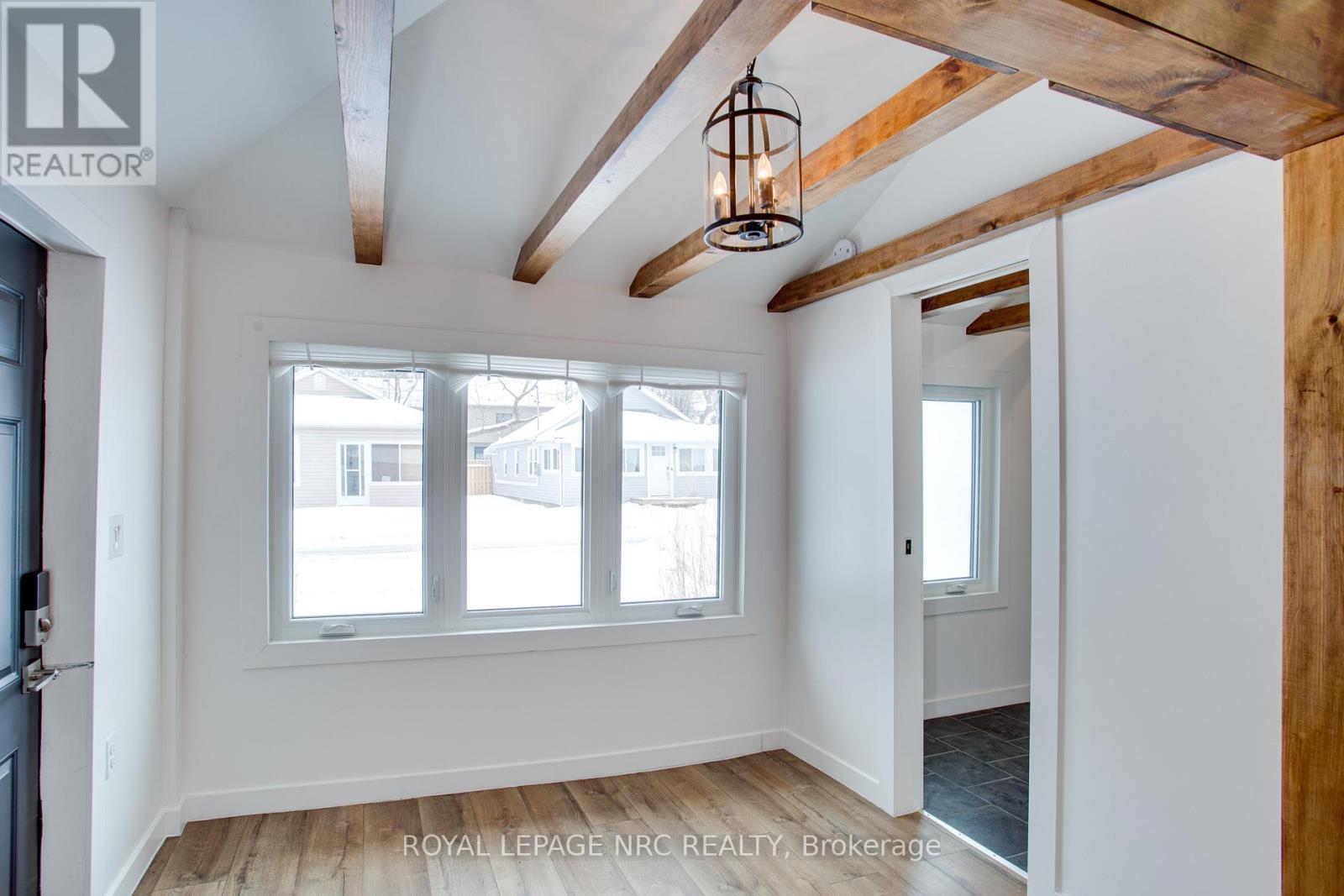 












323 OXFORD AVENUE

,
Fort Erie (Crystal Beach),




Ontario
L0S1B0

