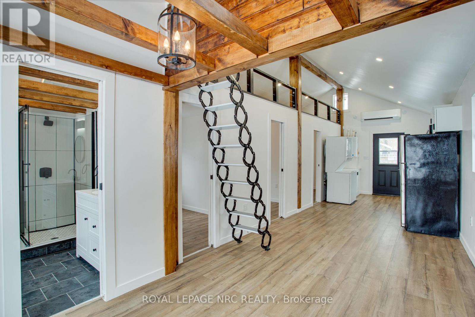 












323 OXFORD AVENUE

,
Fort Erie (Crystal Beach),




Ontario
L0S1B0

